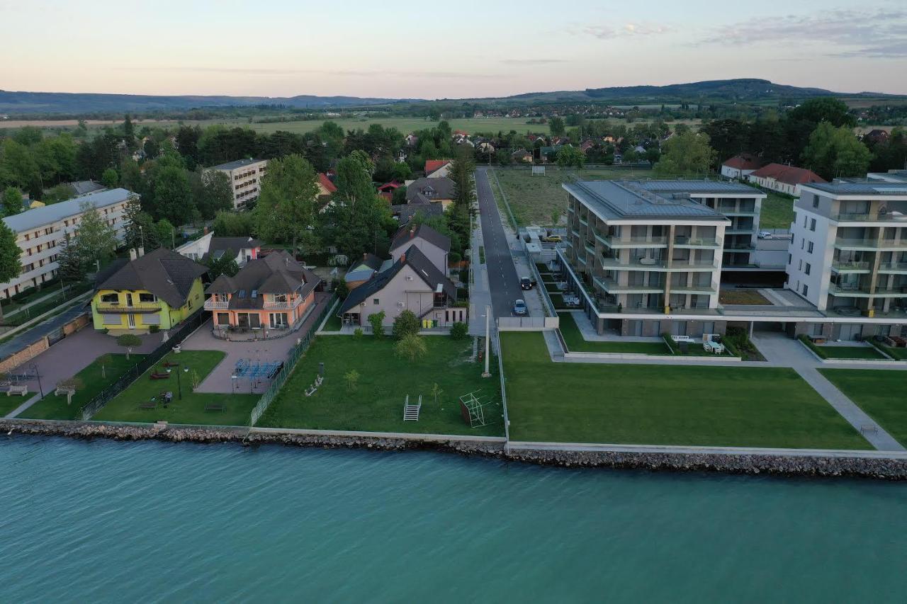 Hullam Apartman Balatonlelle Extérieur photo